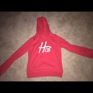 red holister pull over